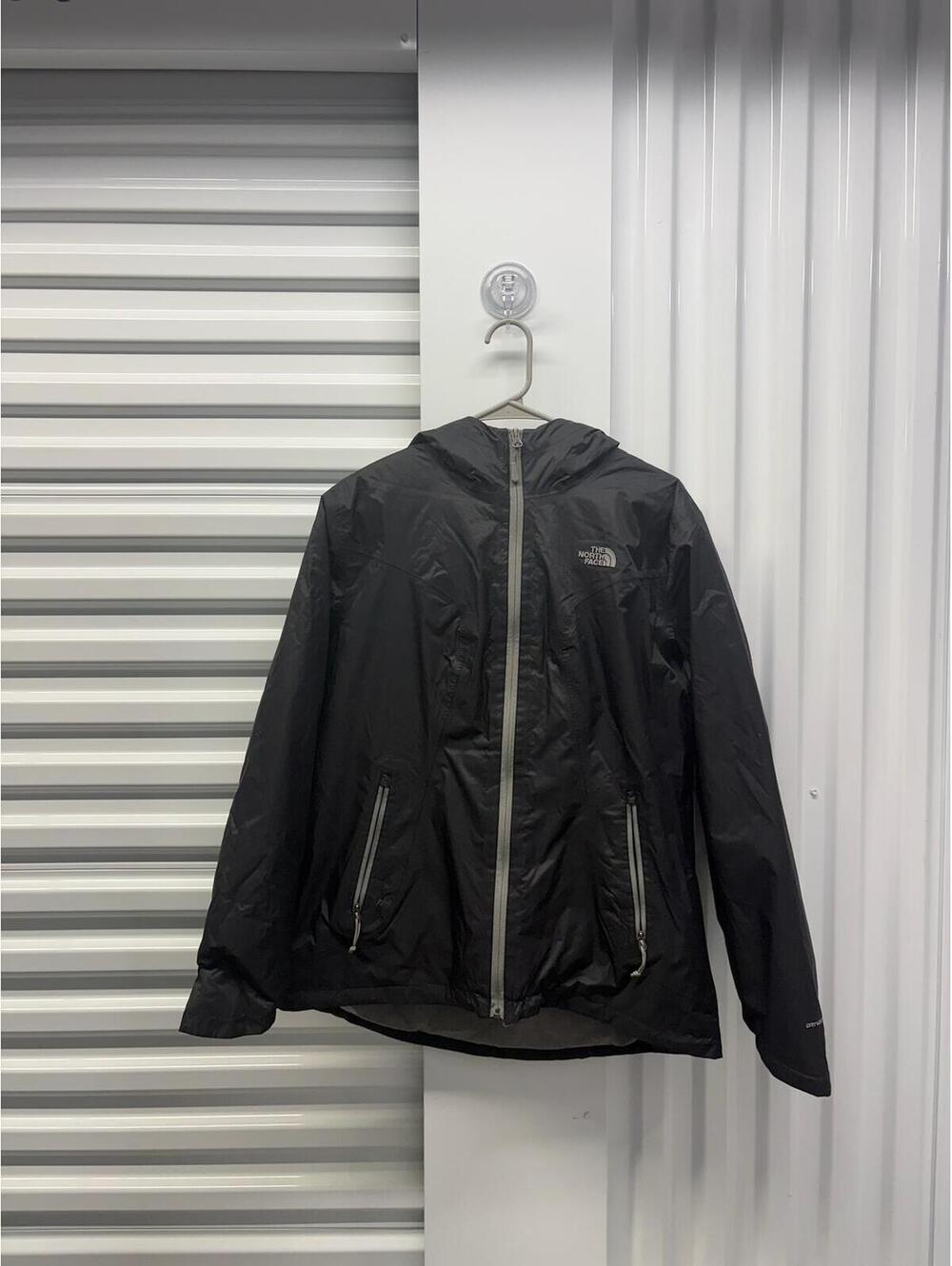 The North Face Women’s Large The North Face DryVent Thermal Rain Jacket Black